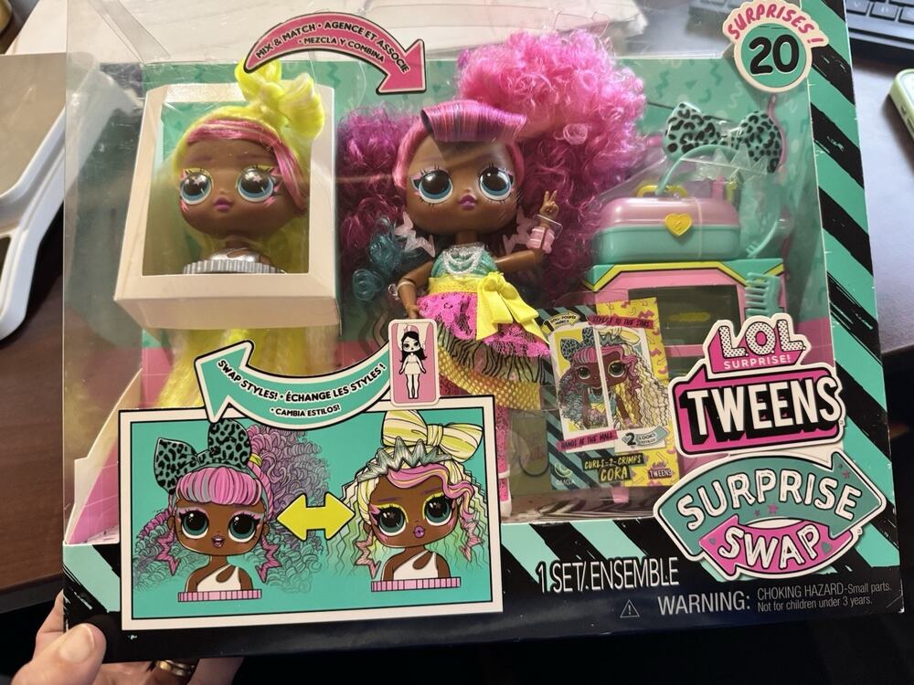 LOL Surprise! Tweens Surprise Swap Cora with 20 Surprises New!